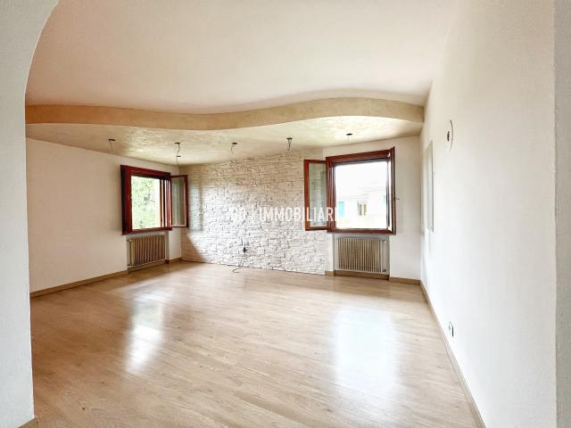 VILLA in VENDITA a TREVIGNANO TREVIGNANO di 9 vani