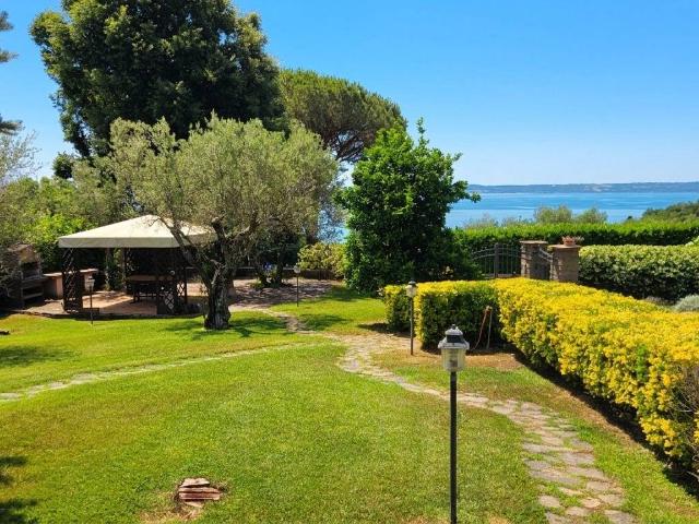 Villa in vendita a Trevignano Romano RM