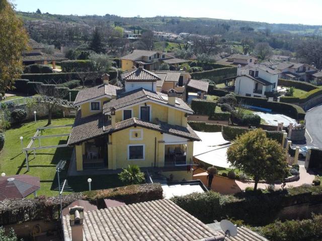 Villa in vendita a Trevignano Romano RM