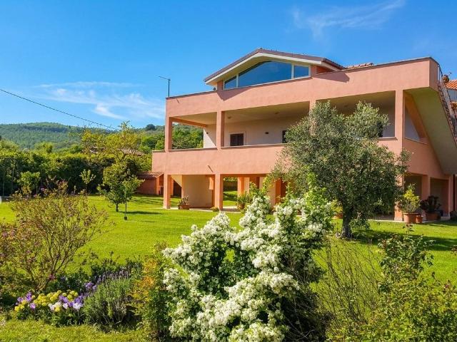 Villa in vendita a Trevignano Romano RM