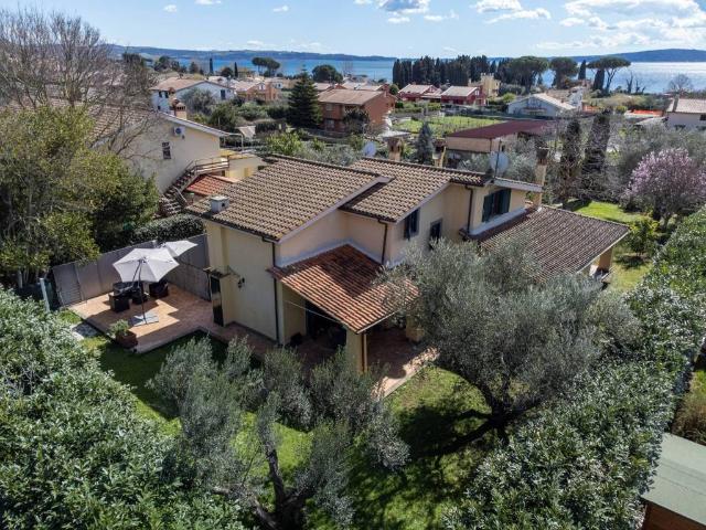 Villa in vendita a Trevignano Romano RM