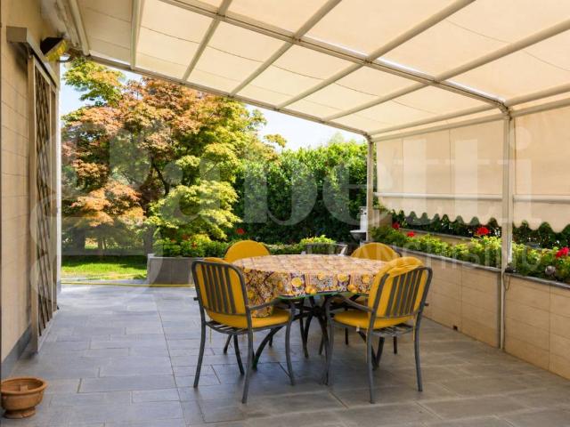 Villa in vendita a Trezzano sul Naviglio MI