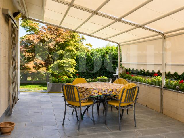 Villa in vendita a Trezzano sul Naviglio