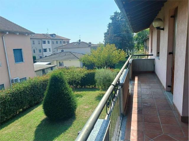 Villa in vendita a Trezzano Rosa MI