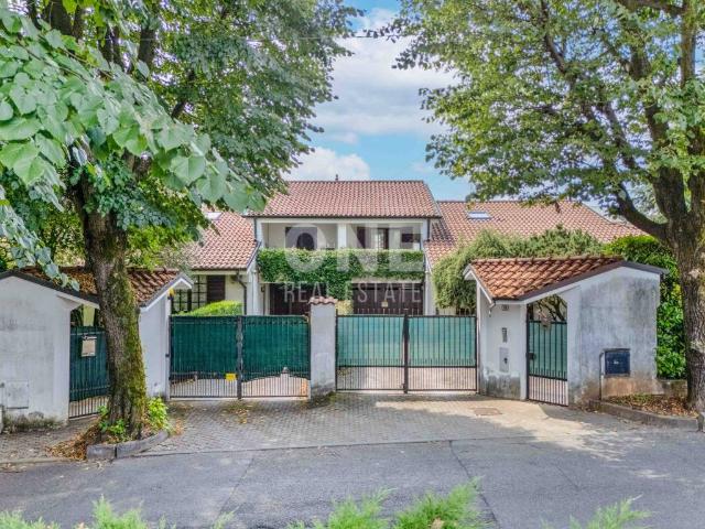 Villa in vendita a Triuggio MB