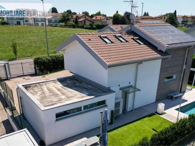 Villa in vendita a Triuggio MB