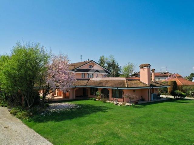 Villa in vendita a Tronzano Vercellese VC