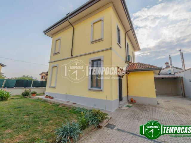 Villa in vendita a Trovo PV