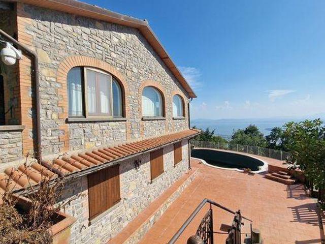 Villa in vendita a Tuoro sul Trasimeno PG