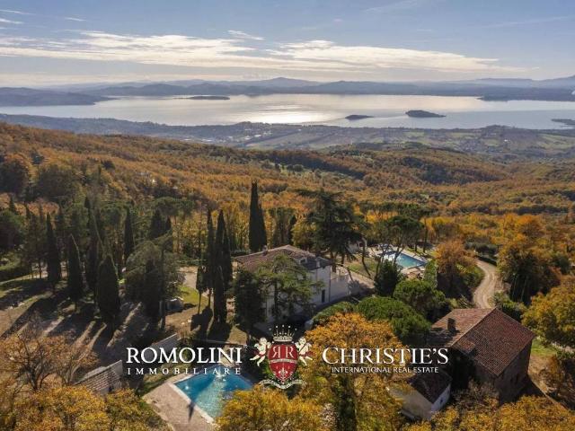 Villa in vendita a Tuoro sul Trasimeno PG