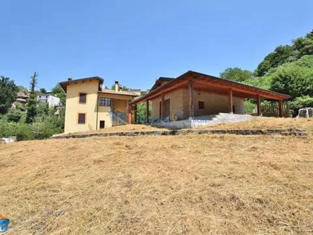 Villa in vendita a Turania RI