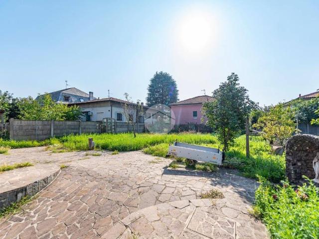 Villa in vendita a Uboldo VA