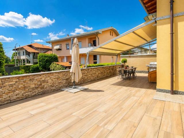 Villa in vendita a Uboldo VA