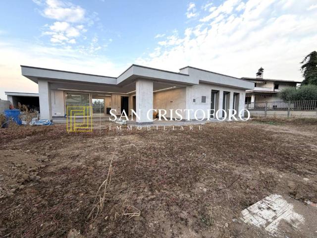 Villa in vendita a Uboldo VA