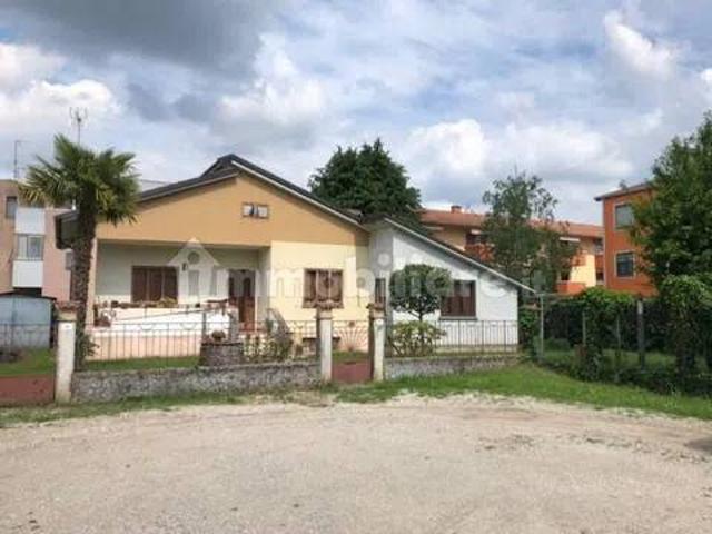 Villa in vendita a Udine UD