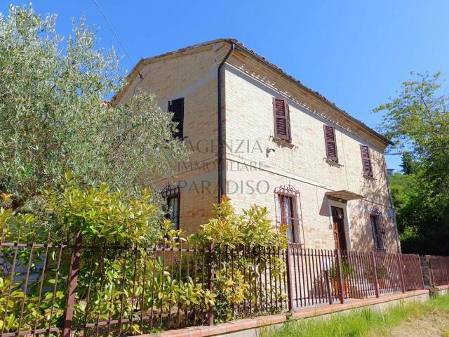 Villa in vendita a Urbino PU