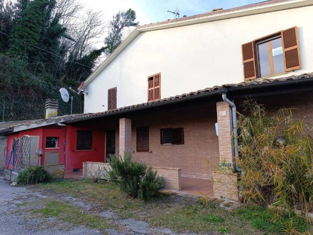 Villa in vendita a Urbino PU