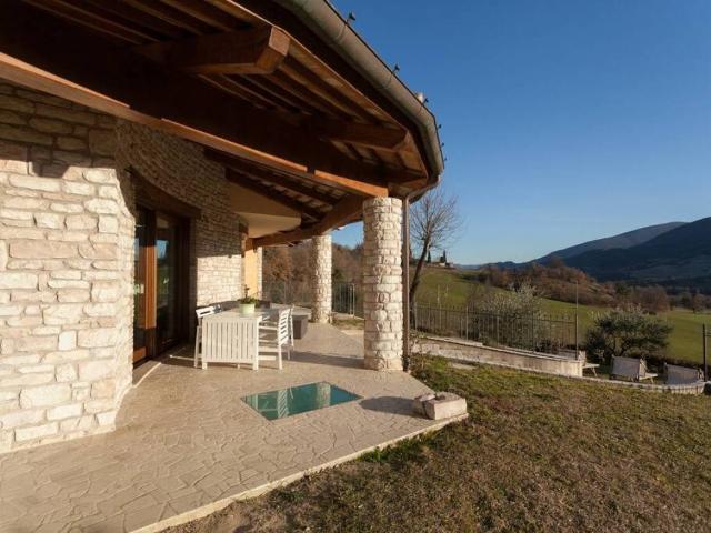Villa in vendita a Urbino PU