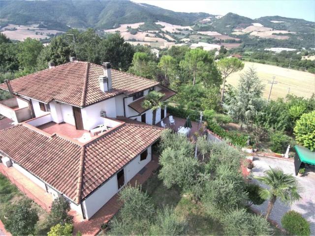 Villa in vendita a Urbino PU