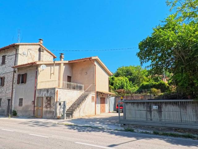 Villa in vendita a Urbino PU