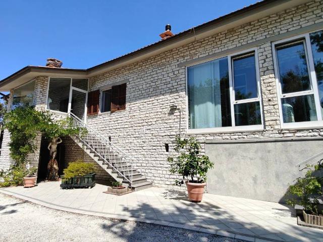Villa in vendita a Urbino PU