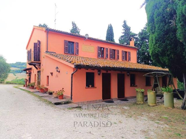 Villa in vendita a Urbino PU