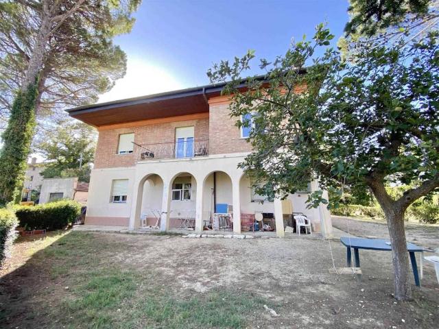 Villa in vendita a Urbino PU