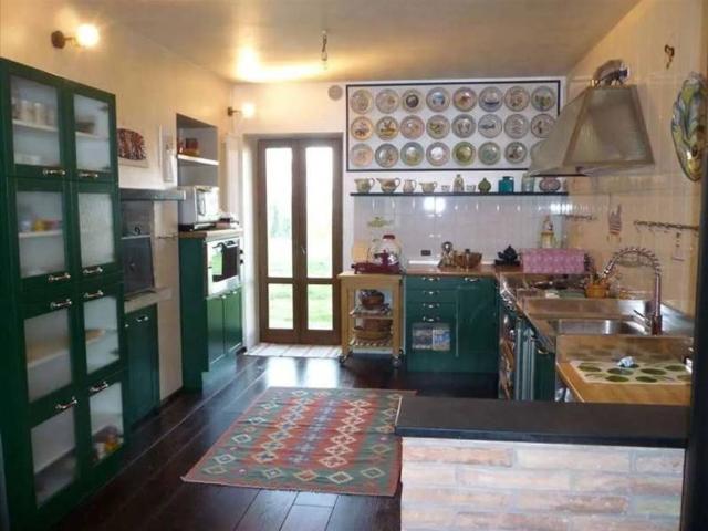 Villa in vendita a Urbino PU