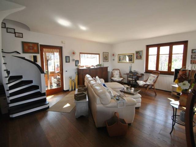 Villa in vendita a Uscio GE