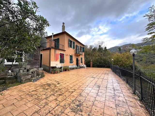 Villa in vendita a Uscio GE