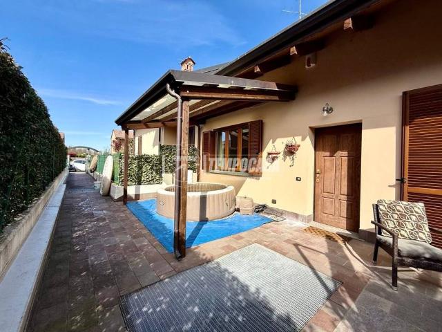 Villa in vendita a Usmate Velate MB
