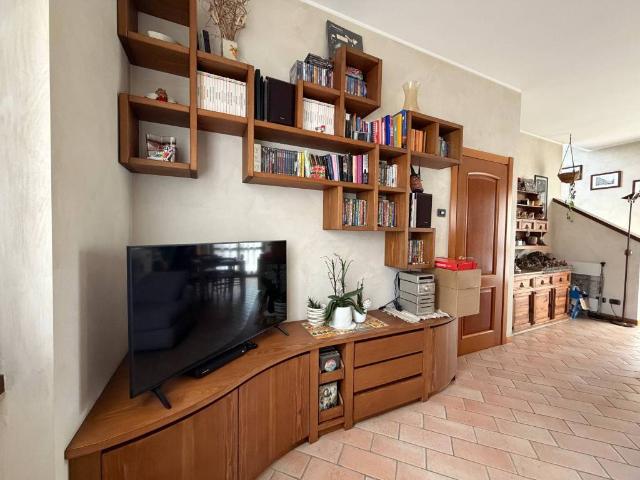 Villa in vendita a Usmate Velate MB