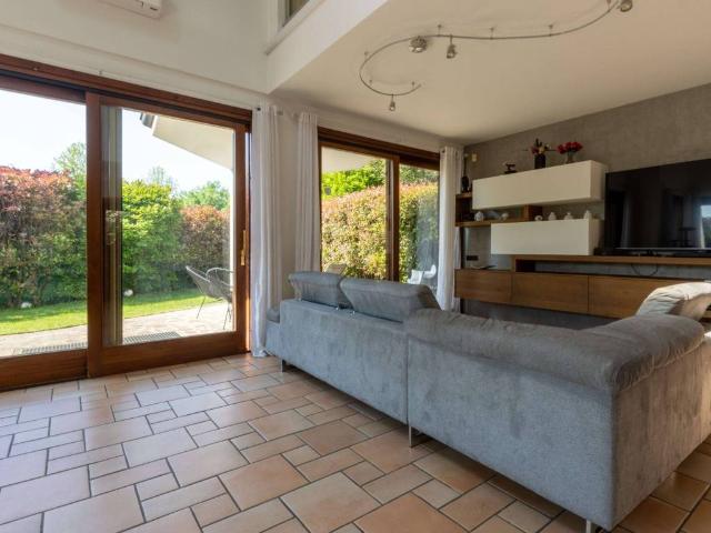 Villa in vendita a Usmate Velate MB