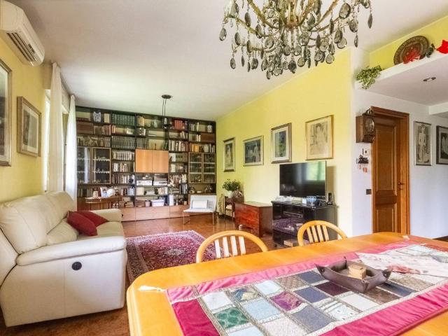 Villa in vendita a Usmate Velate MB