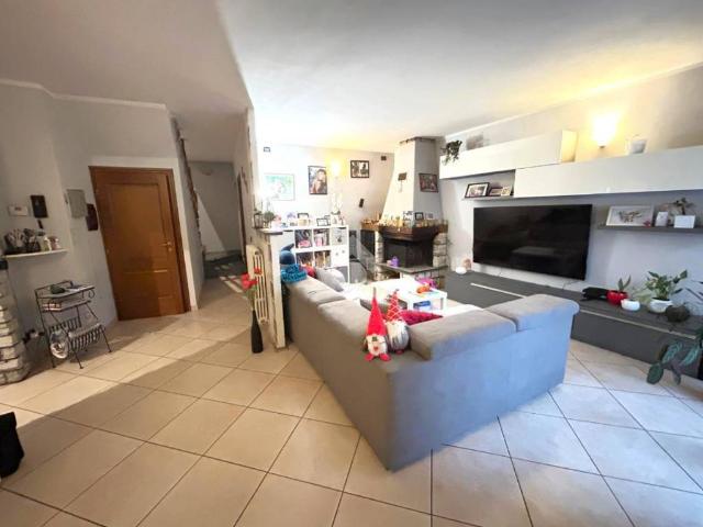 Villa in vendita a Usmate Velate MB