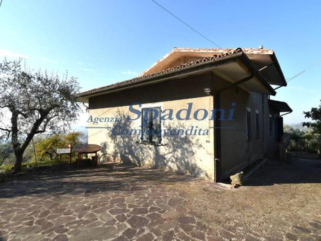 Villa in vendita a Uzzano PT