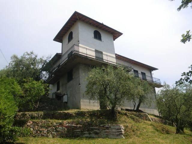 Villa in vendita a Uzzano PT