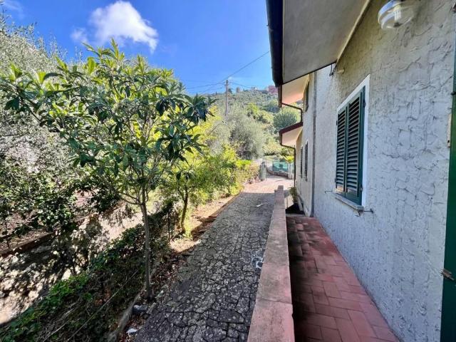 Villa in vendita a Uzzano PT