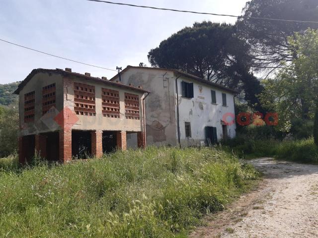 Villa in vendita a Uzzano