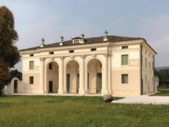 Villa in vendita a Volpago del Montello TV