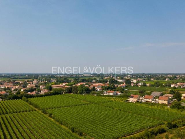 Villa in vendita a Volpago del Montello TV
