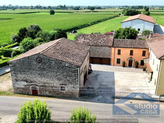 Villa in vendita a Volta Mantovana MN