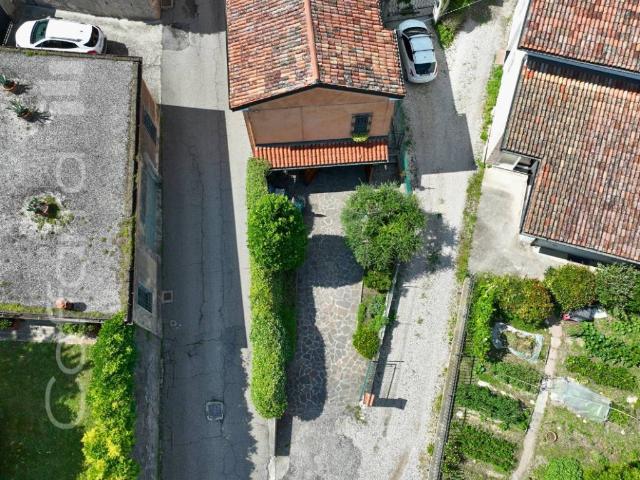 Villa in vendita a Volta Mantovana MN