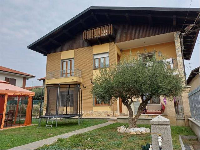 Villa in vendita a Vauda Canavese TO