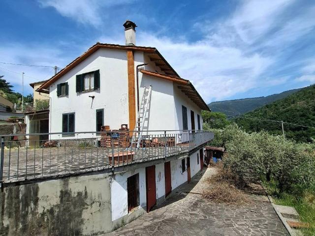 Villa in vendita a Vaiano PO