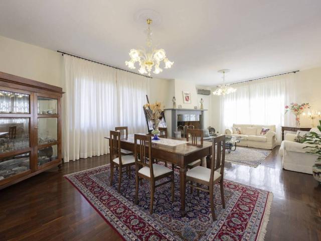 Villa in vendita a Vaiano PO