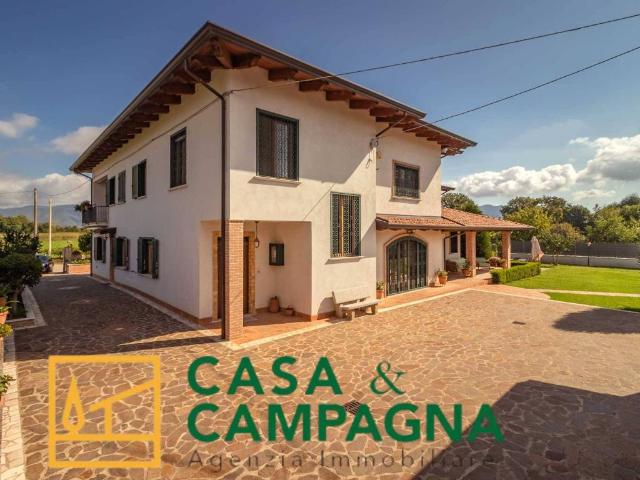 Villa in vendita a Vairano Patenora CE