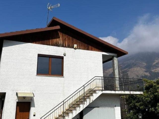 Villa in vendita a Val della Torre TO