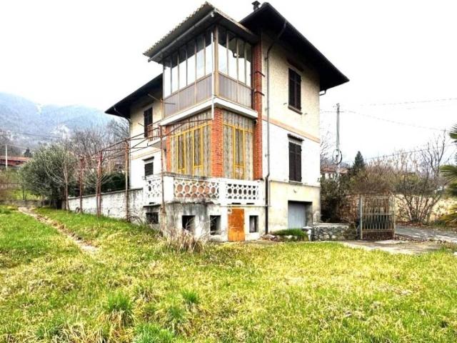 Villa in vendita a Val della Torre TO