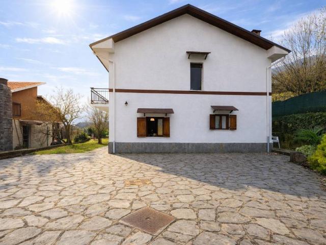 Villa in vendita a Val della Torre TO